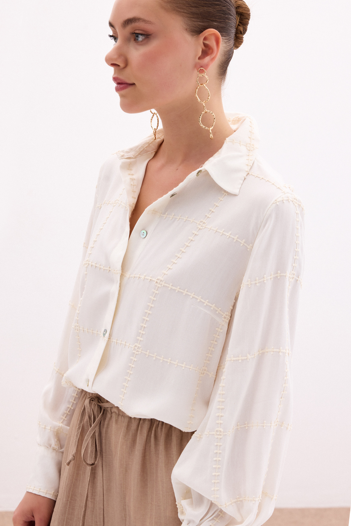 Nakış Detaylı Viskon Gömlek - Krem