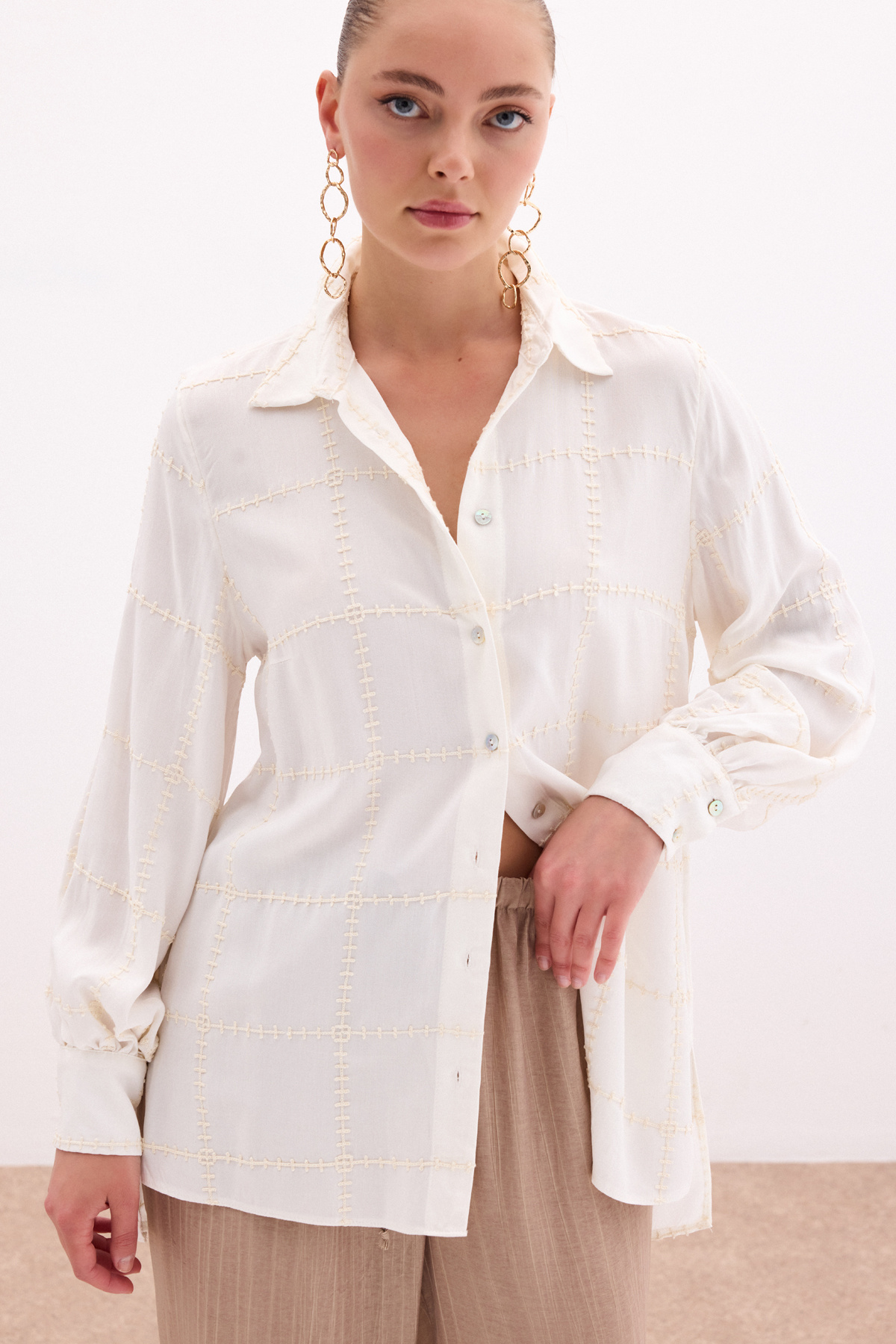 Nakış Detaylı Viskon Gömlek - Krem