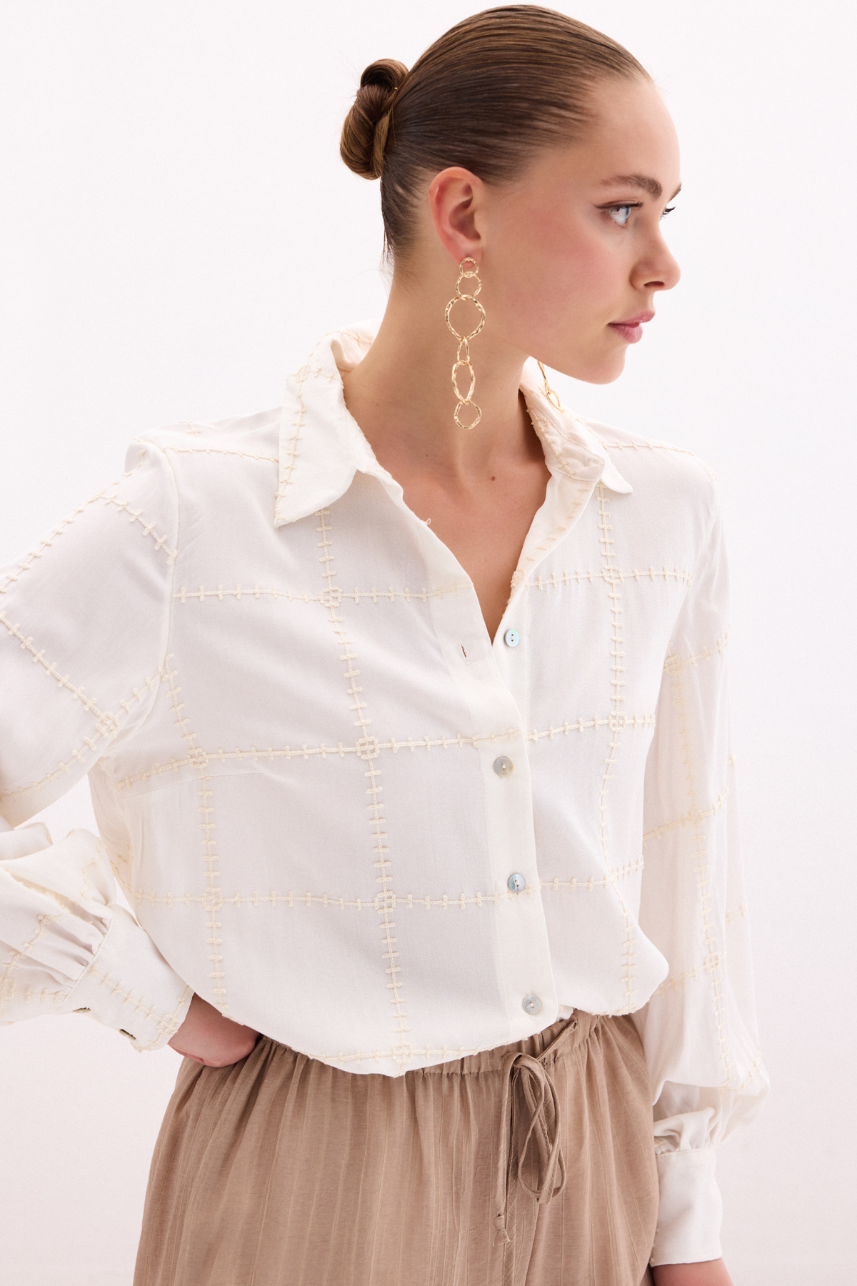 Nakış Detaylı Viskon Gömlek - Krem