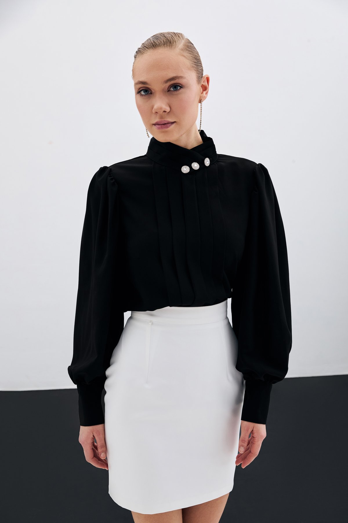 Nervür Detaylı Bluz - Siyah