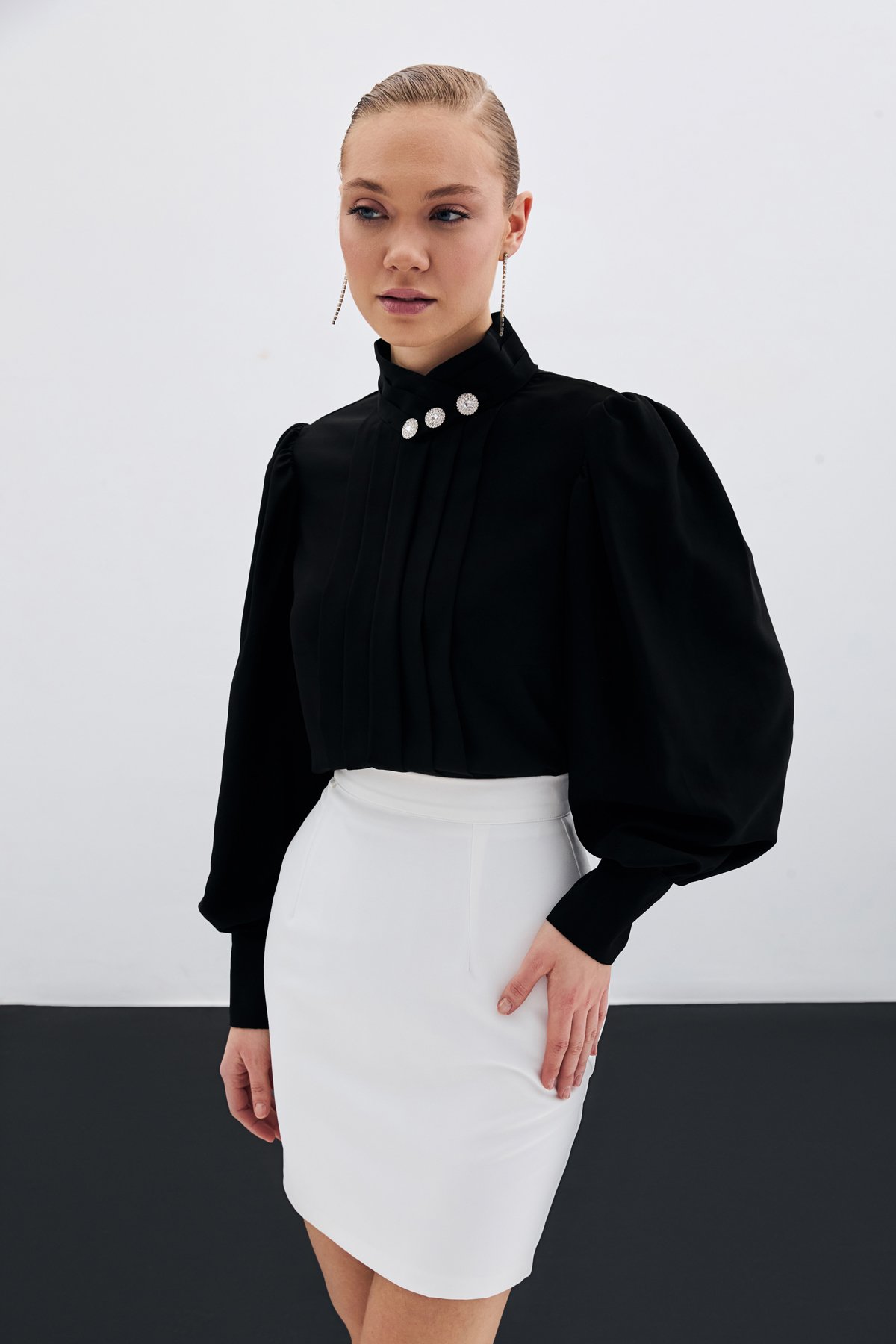 Nervür Detaylı Bluz - Siyah