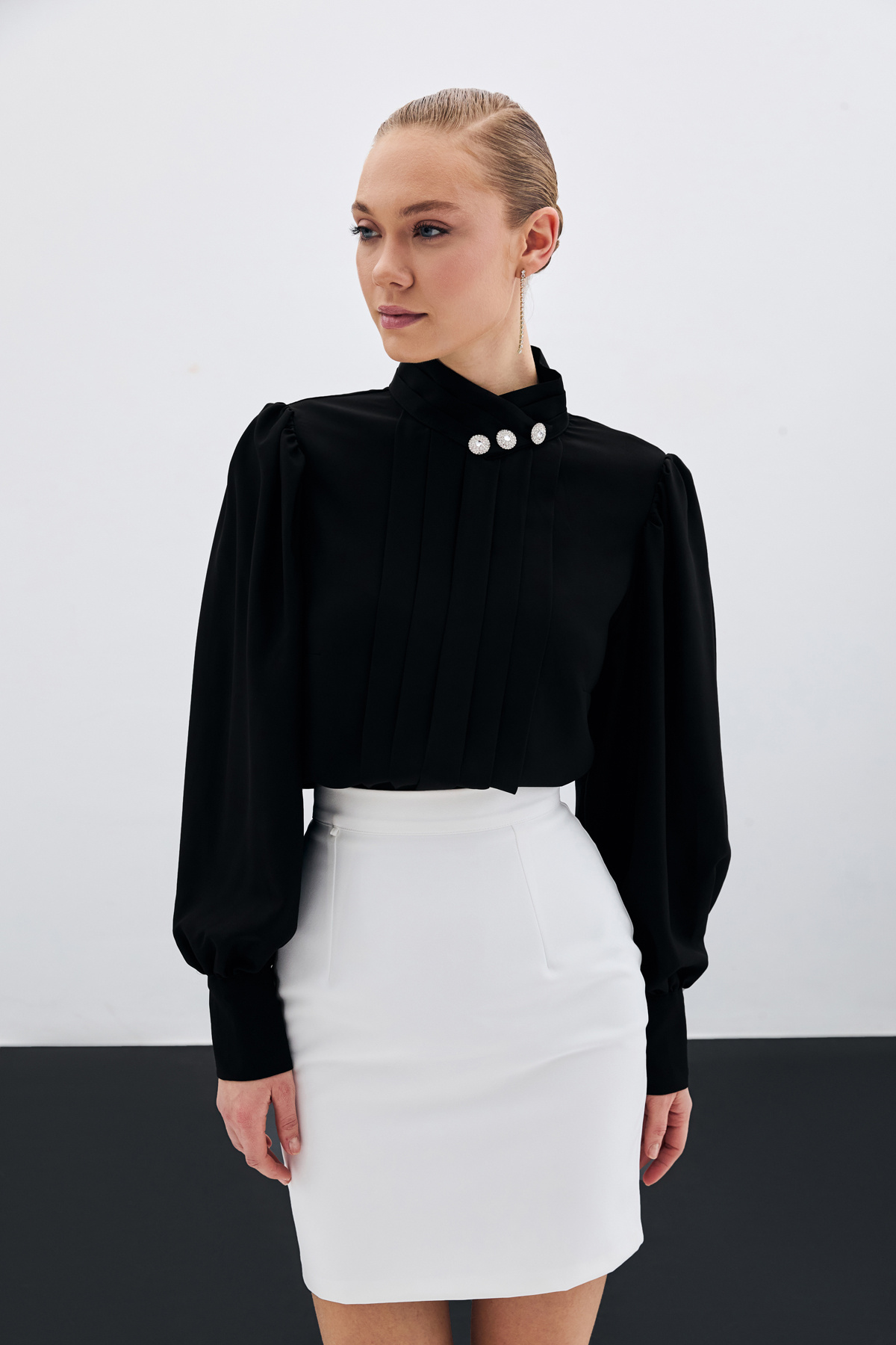 Nervür Detaylı Bluz - Siyah