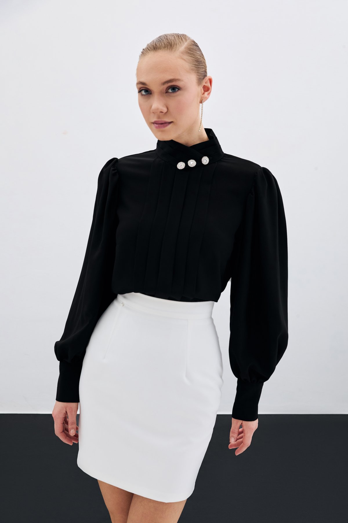 Nervür Detaylı Bluz - Siyah