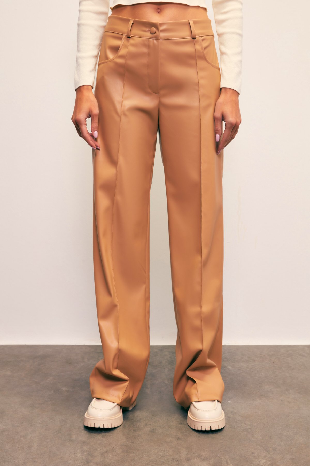 Nervür Detaylı Deri Pantolon - FINDIK