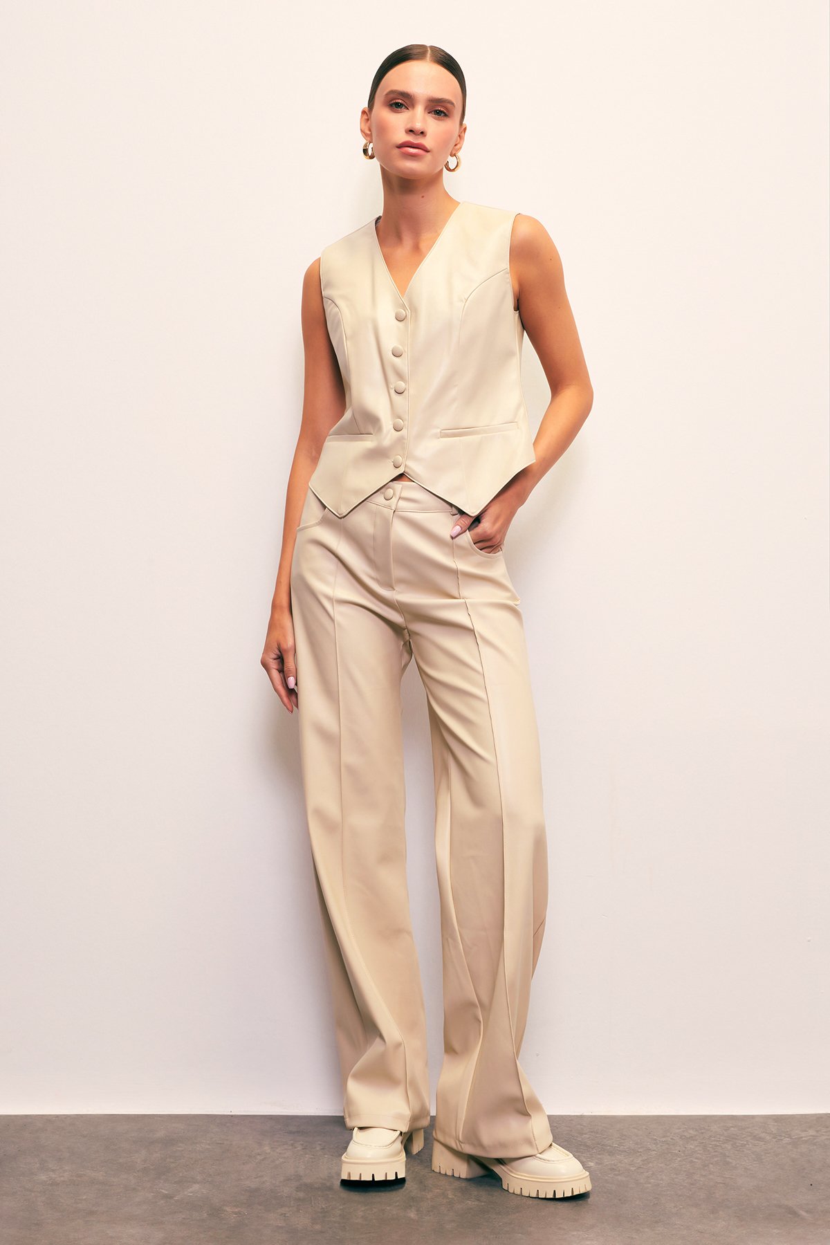 Nervür Detaylı Deri Pantolon - TAŞ