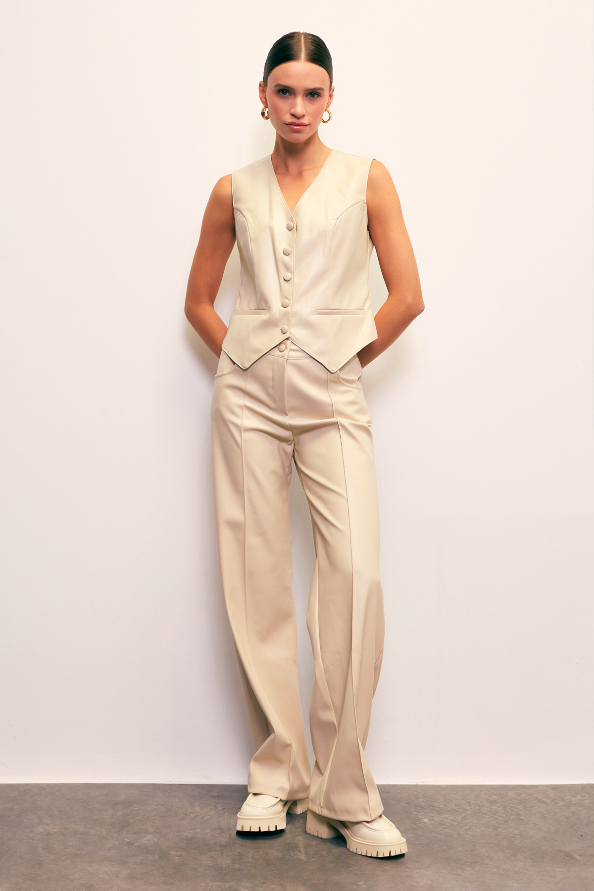 Nervür Detaylı Deri Pantolon - TAŞ