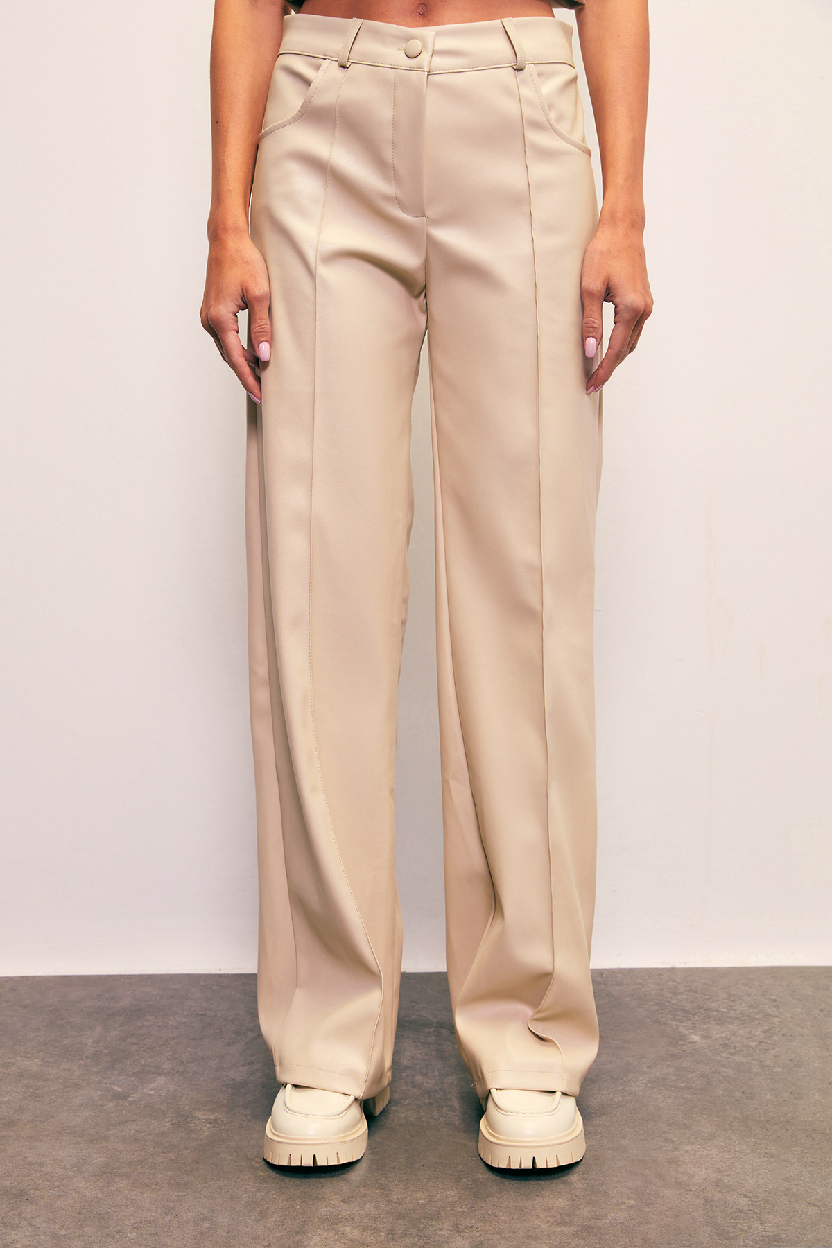 Nervür Detaylı Deri Pantolon - TAŞ