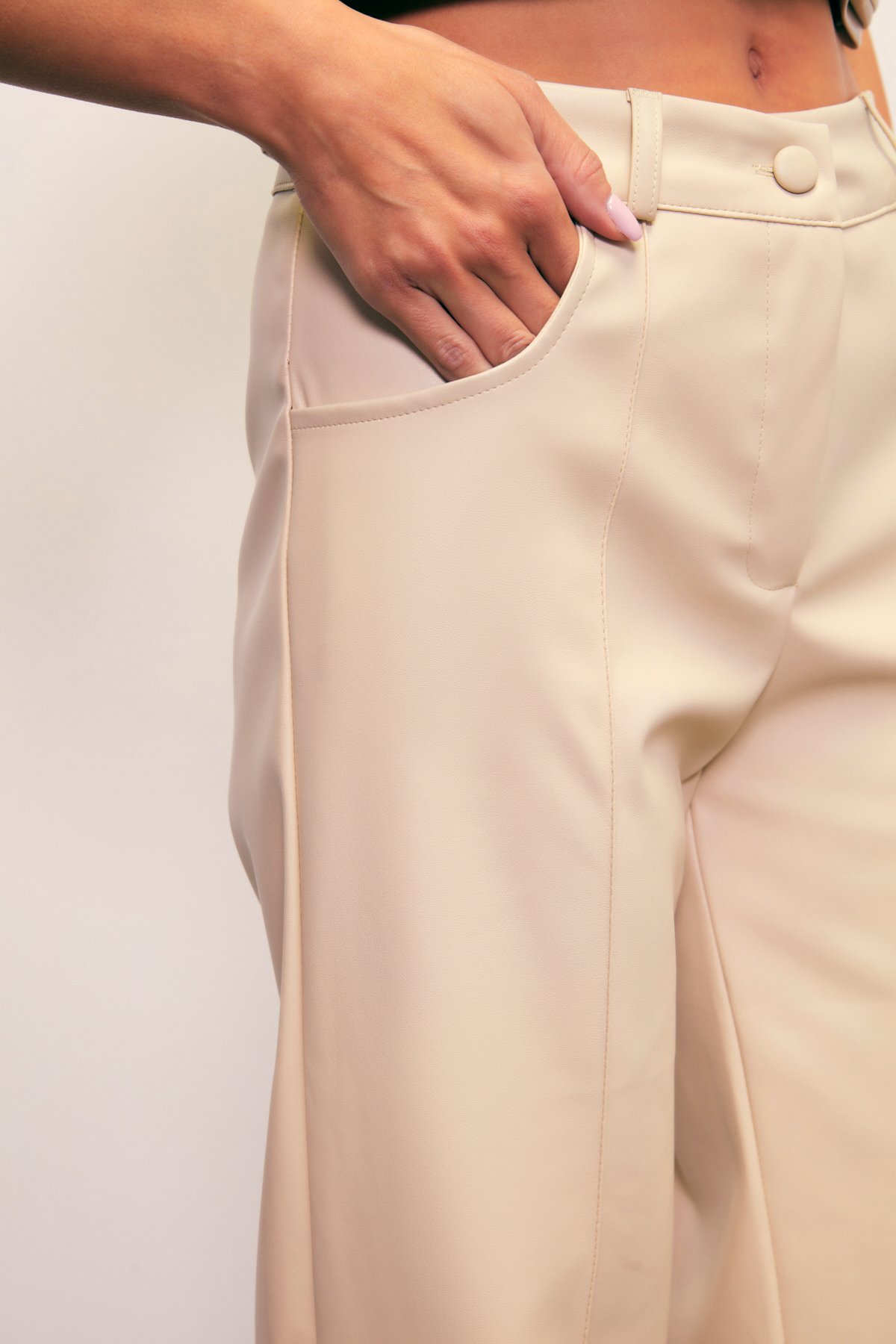 Nervür Detaylı Deri Pantolon - TAŞ