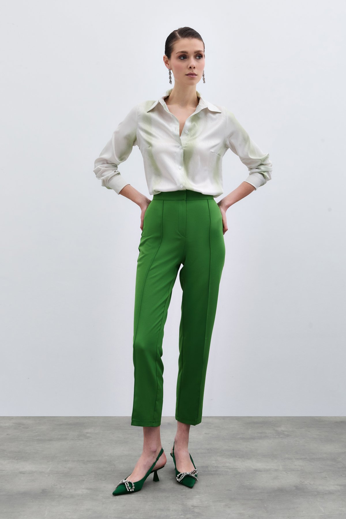 Nervür Detaylı Klasik Pantolon - Yeşil