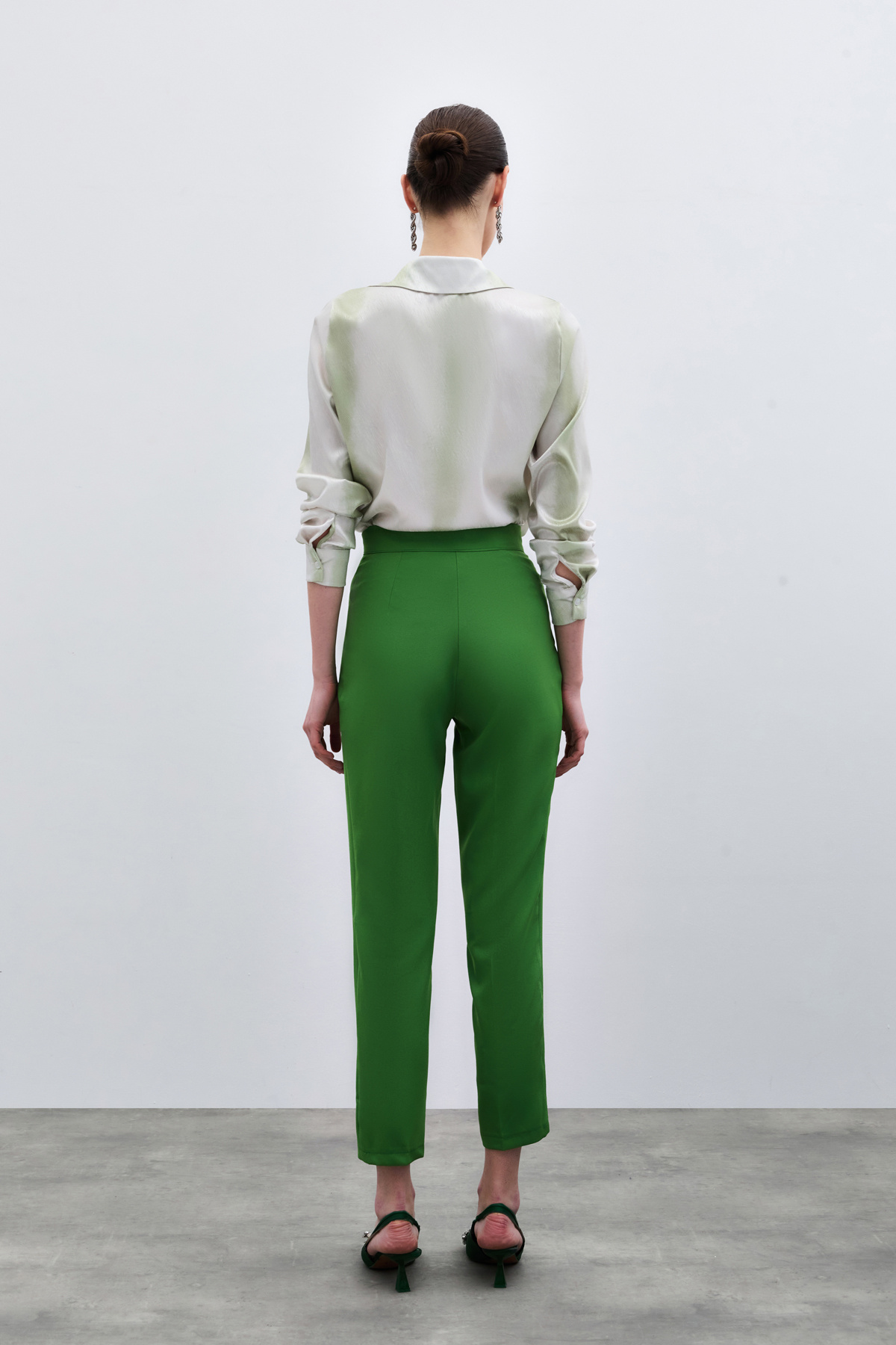Nervür Detaylı Klasik Pantolon - Yeşil