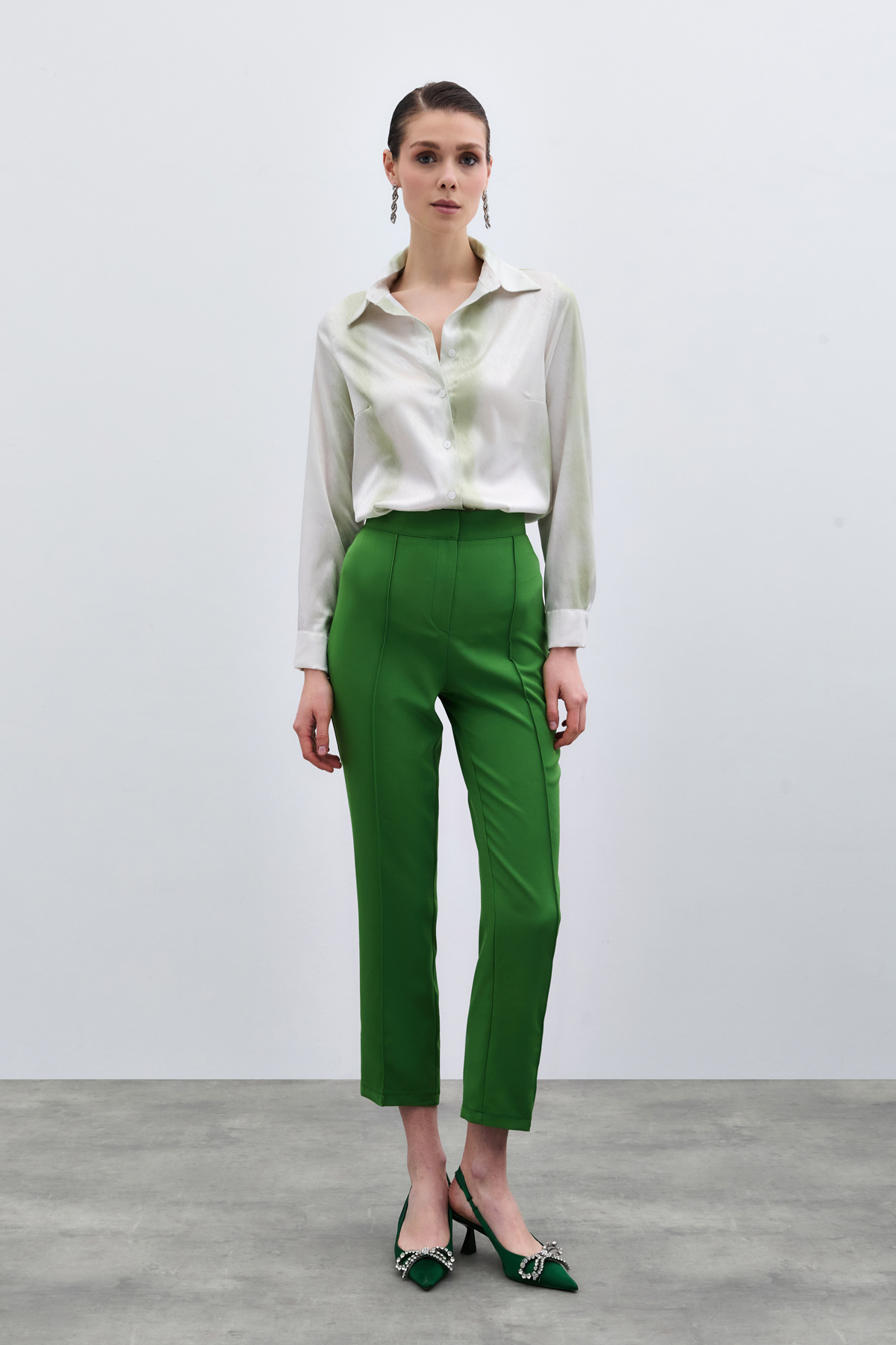 Nervür Detaylı Klasik Pantolon - Yeşil