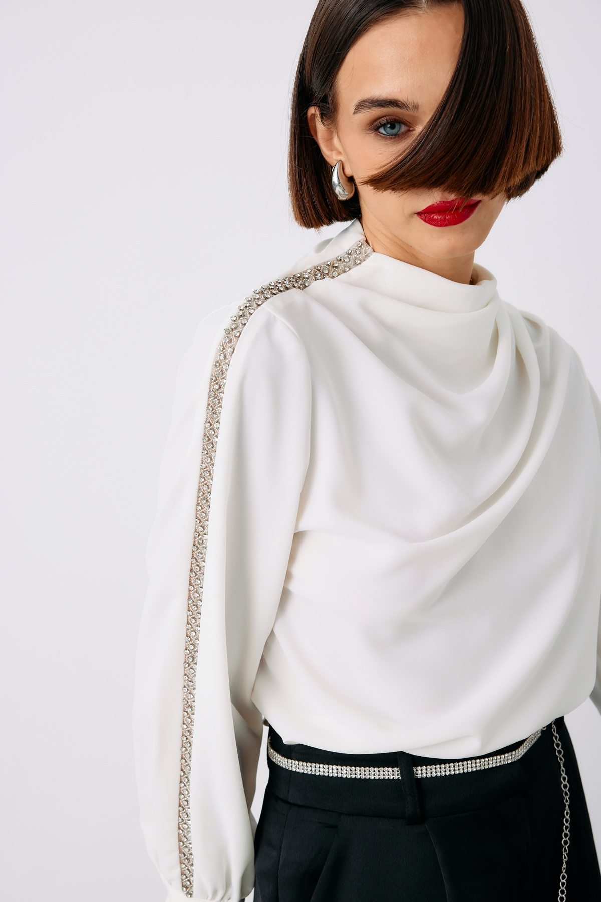 Omuz Aksesuarlı Bluz - EKRU