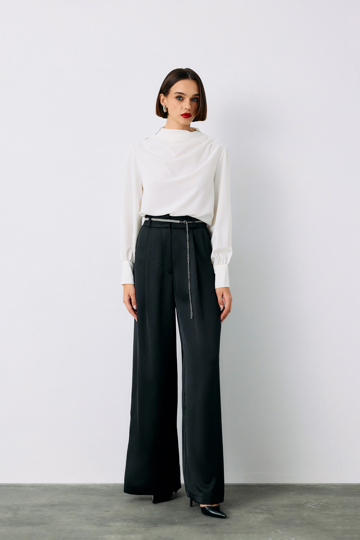 Omuz Aksesuarlı Bluz - EKRU