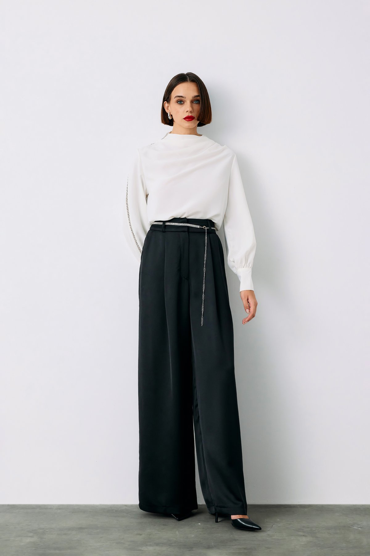 Omuz Aksesuarlı Bluz - EKRU