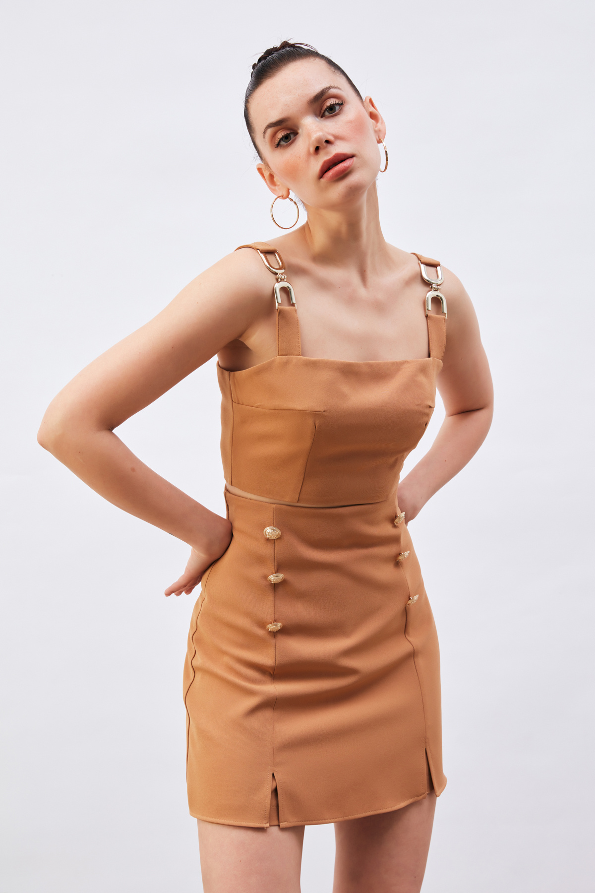 Omuz Aksesuarlı Crop Bluz - CAMEL