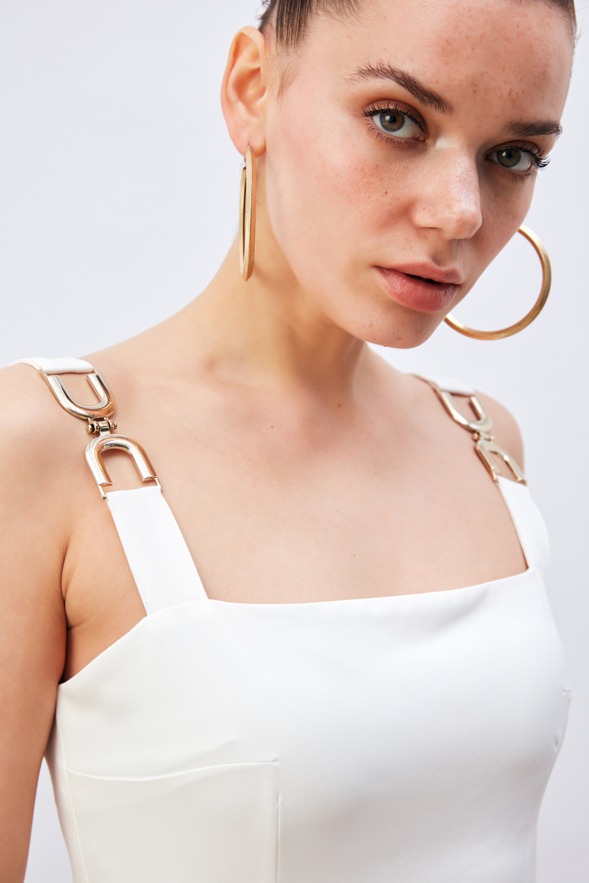 Omuz Aksesuarlı Crop Bluz - EKRU