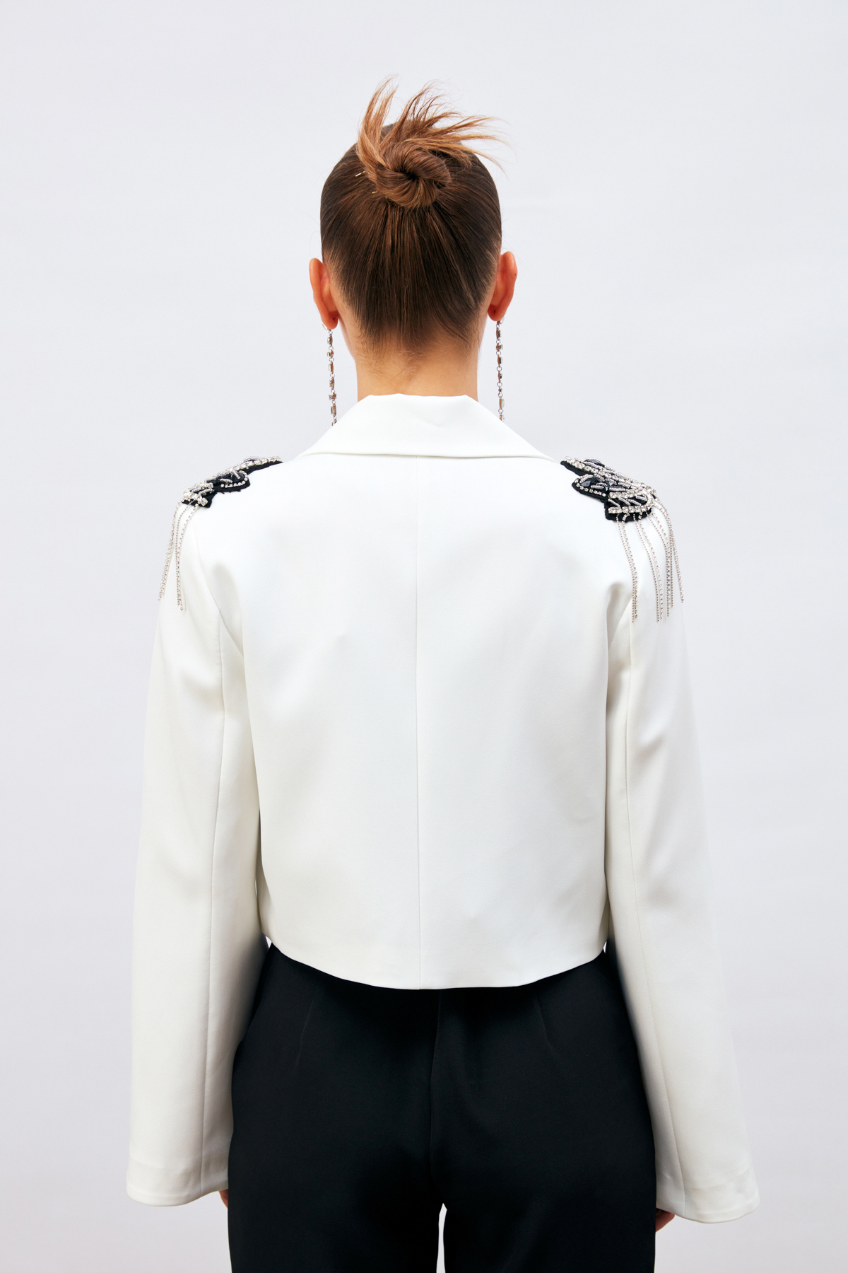 Omuz Aksesuarlı Kısa Ceket - EKRU