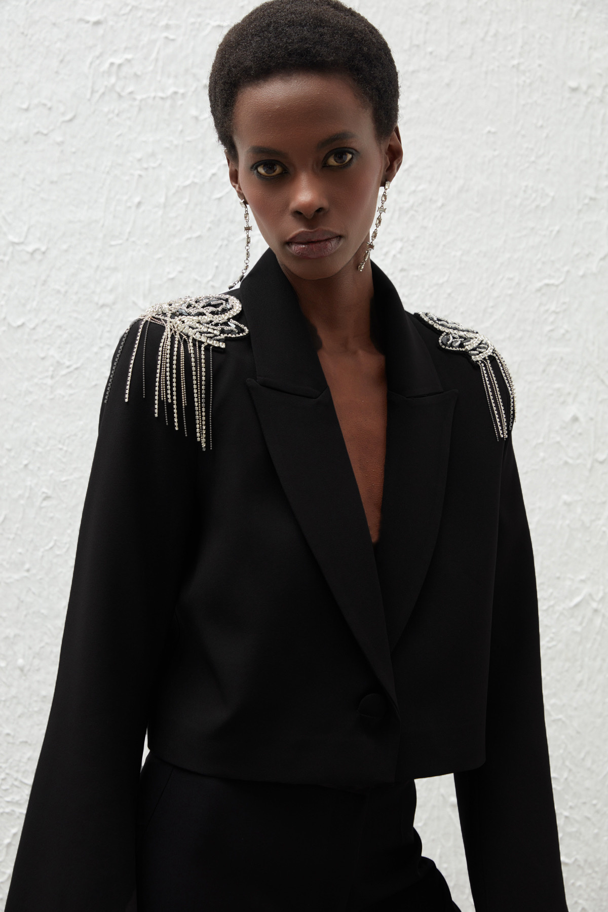 Omuz Aksesuarlı Kısa Ceket - SİYAH