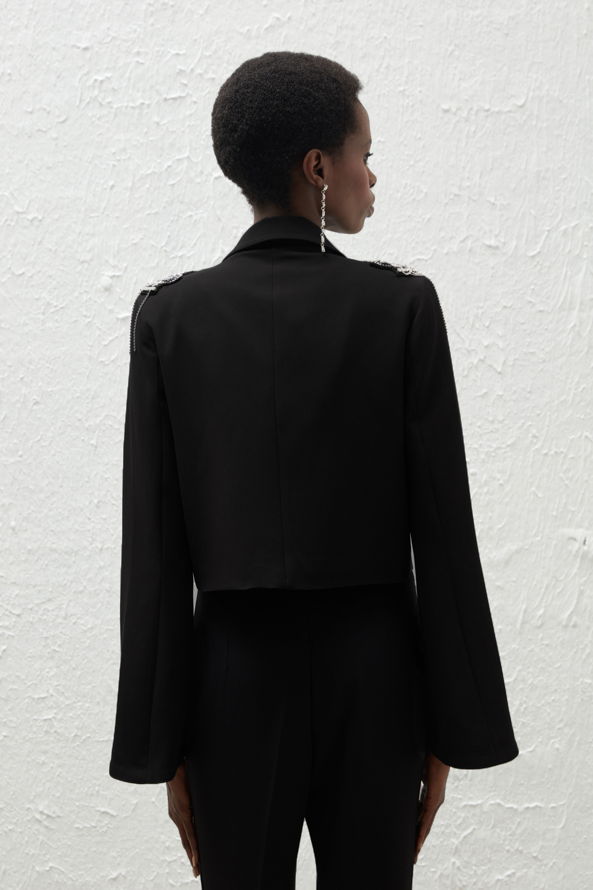 Omuz Aksesuarlı Kısa Ceket - SİYAH