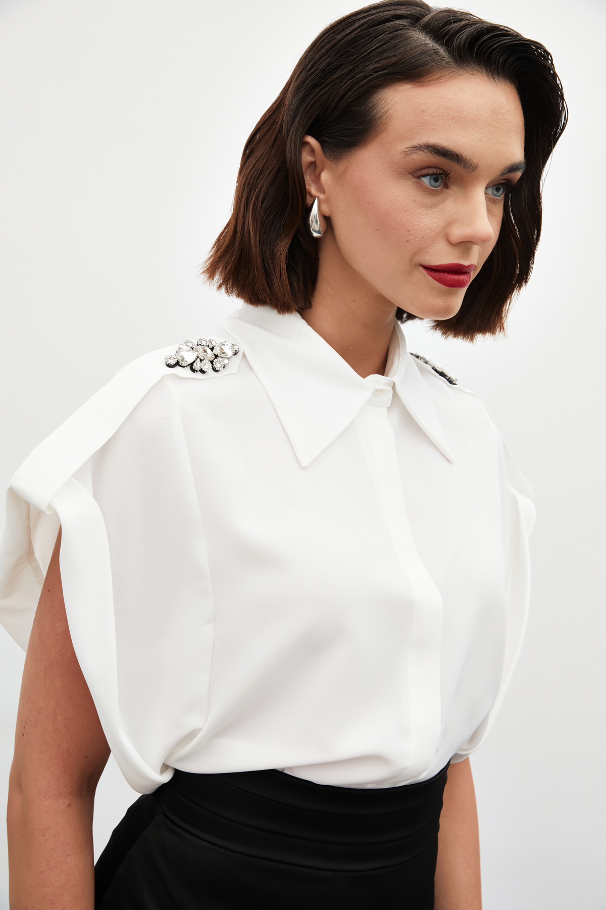 Omuz Aksesuarlı Kısa Kol Gömlek - EKRU