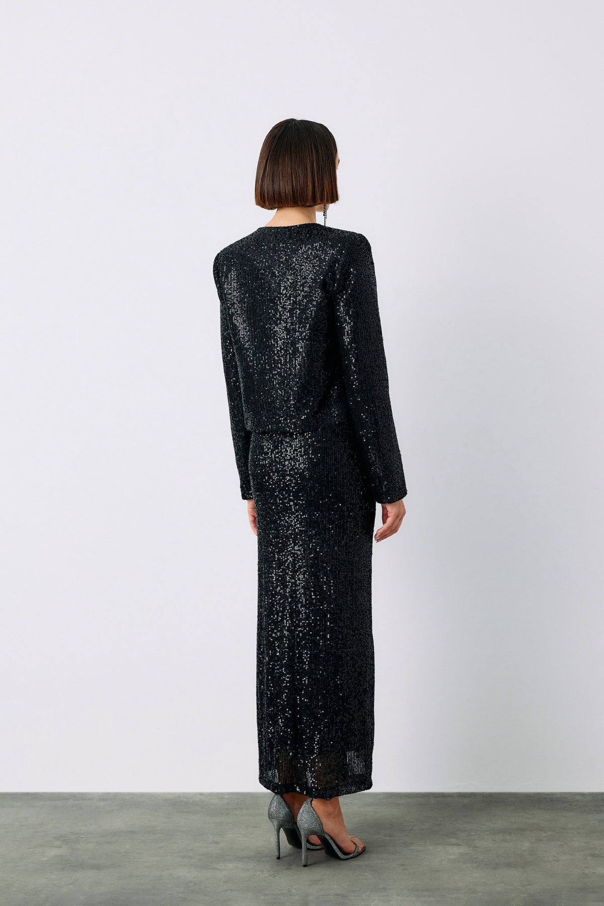 Ön Kuşaklı Payetli Kısa Ceket - SİYAH