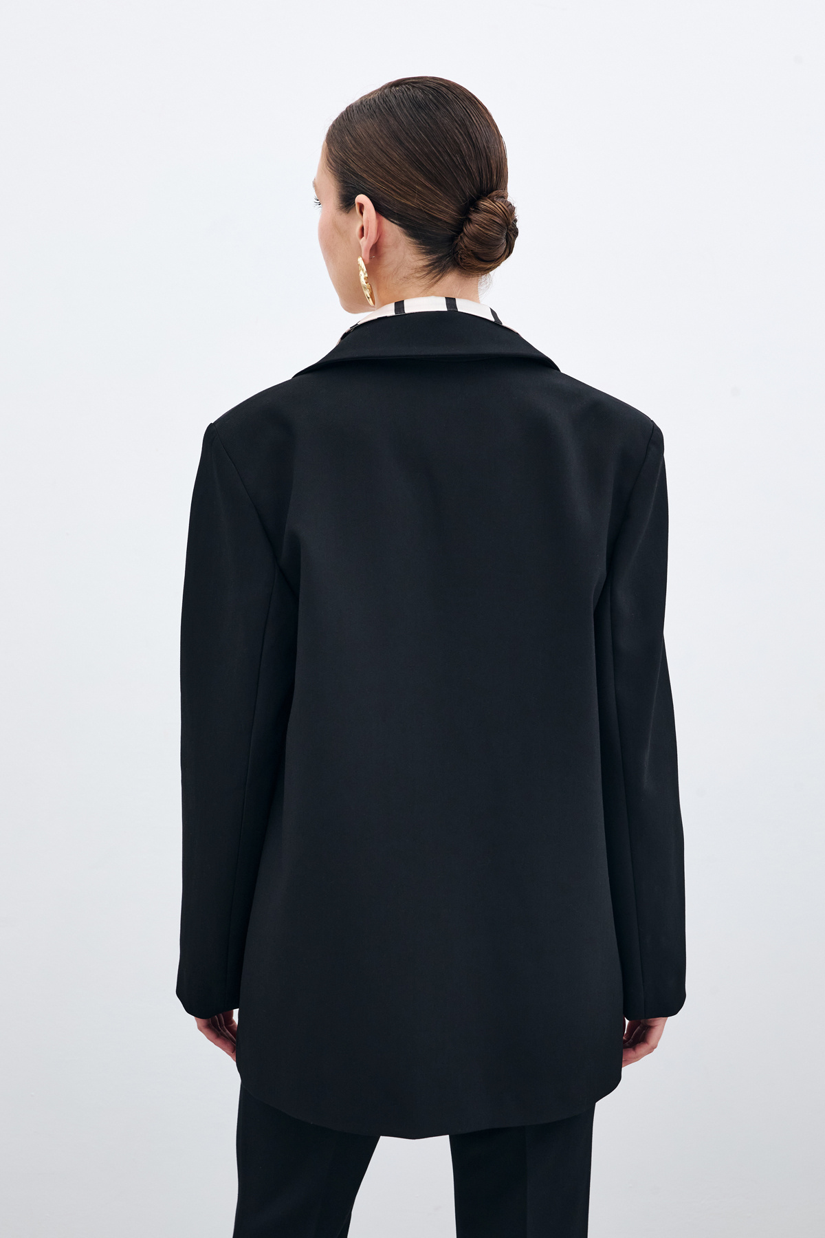 Ön Tek Düğmeli Uzun Ceket - Siyah