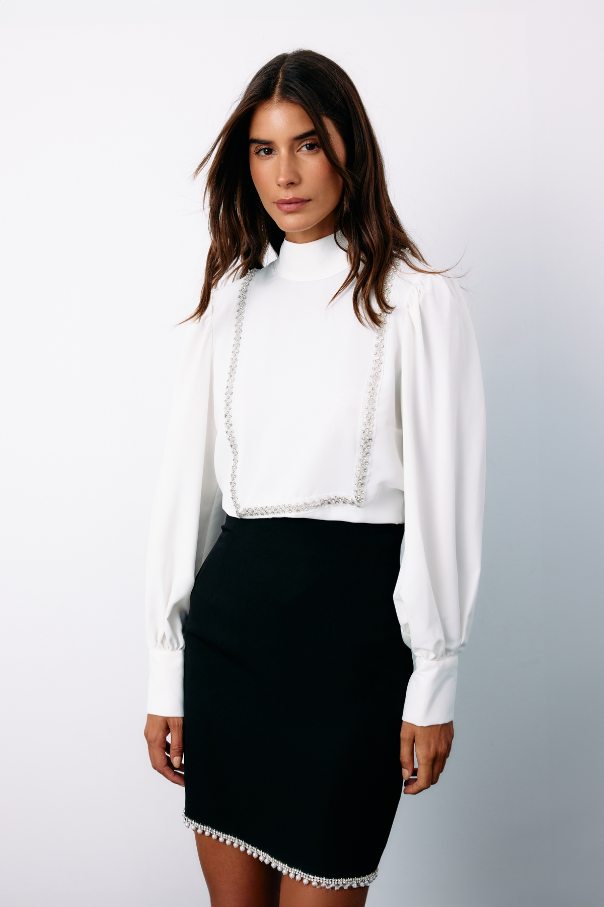 Önü Taş Detaylı Bluz - EKRU