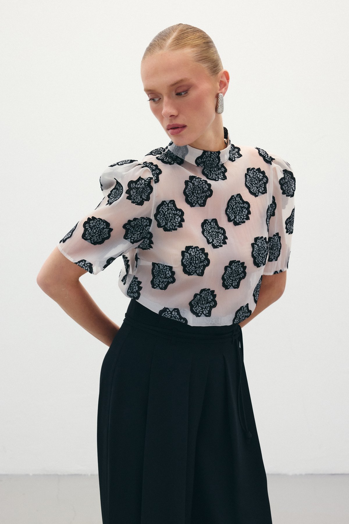 Organze Kısa Kol Bluz - Siyah