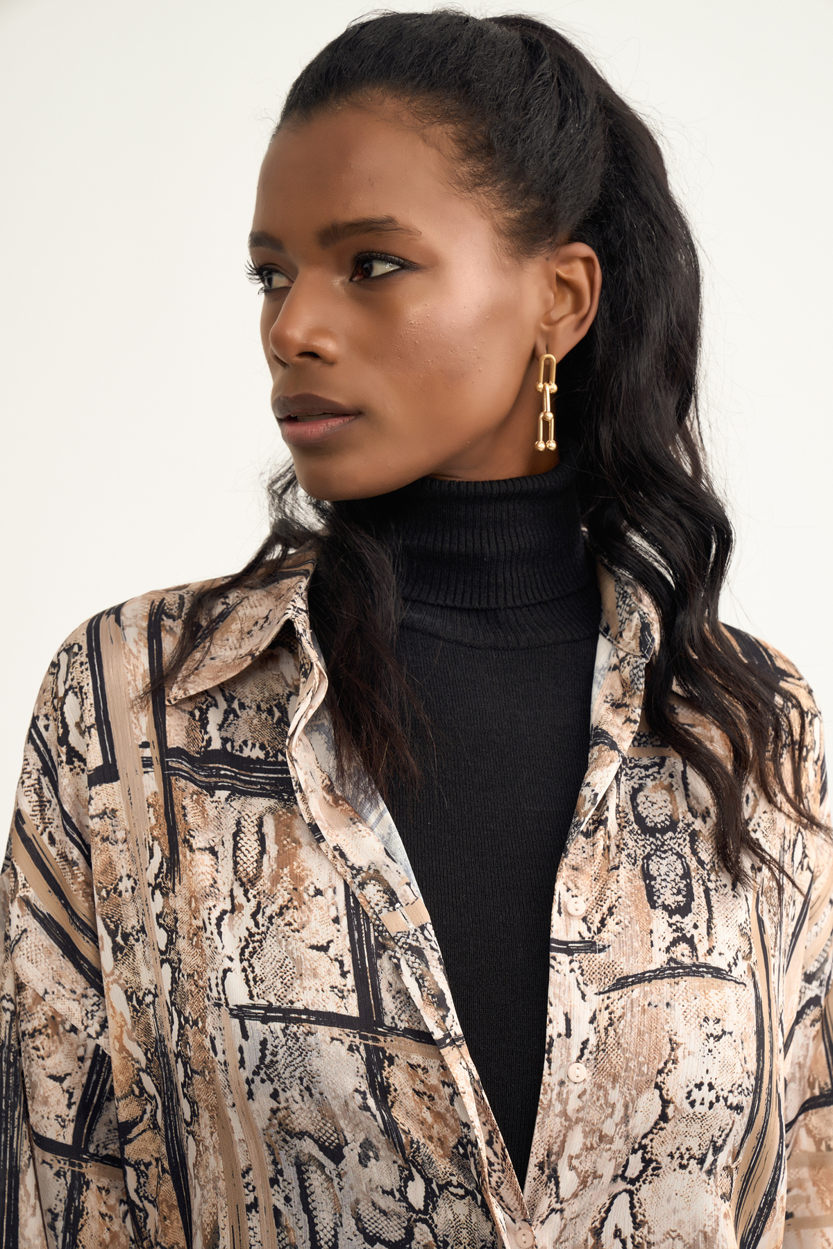 Oversized snake print shirt - BEIGE