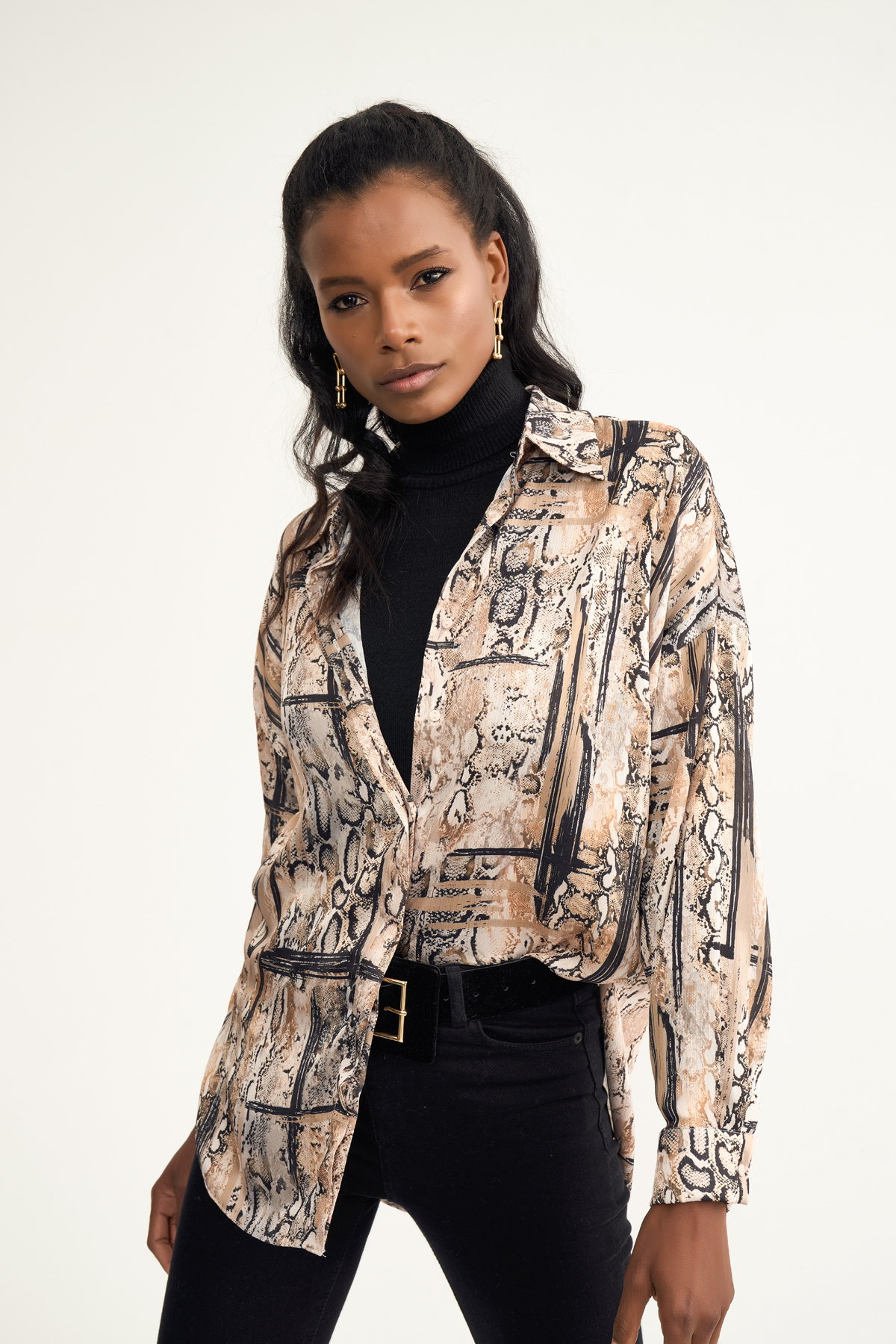 Oversized snake print shirt - BEIGE