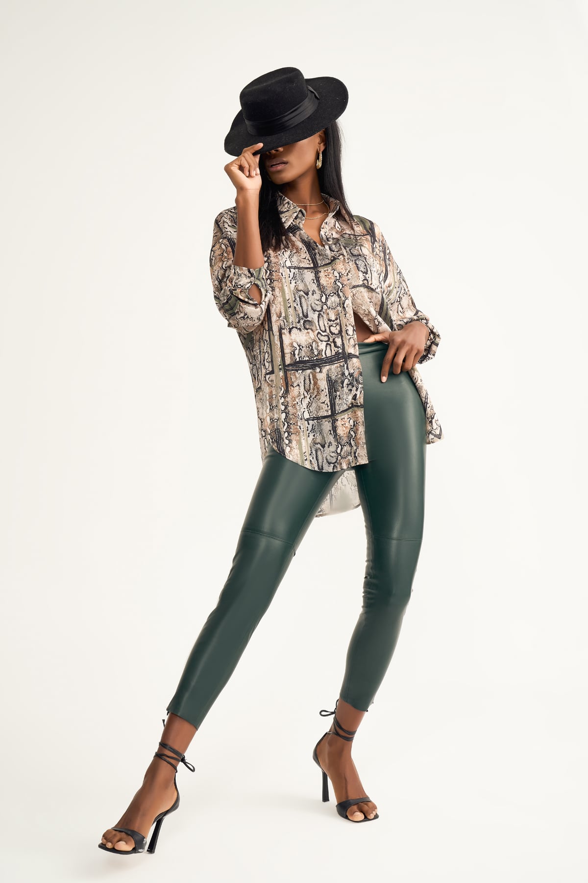 Oversized snake print shirt - GREEN ALMOND