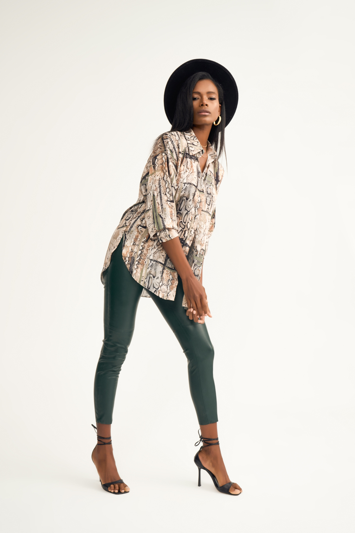 Oversized snake print shirt - GREEN ALMOND