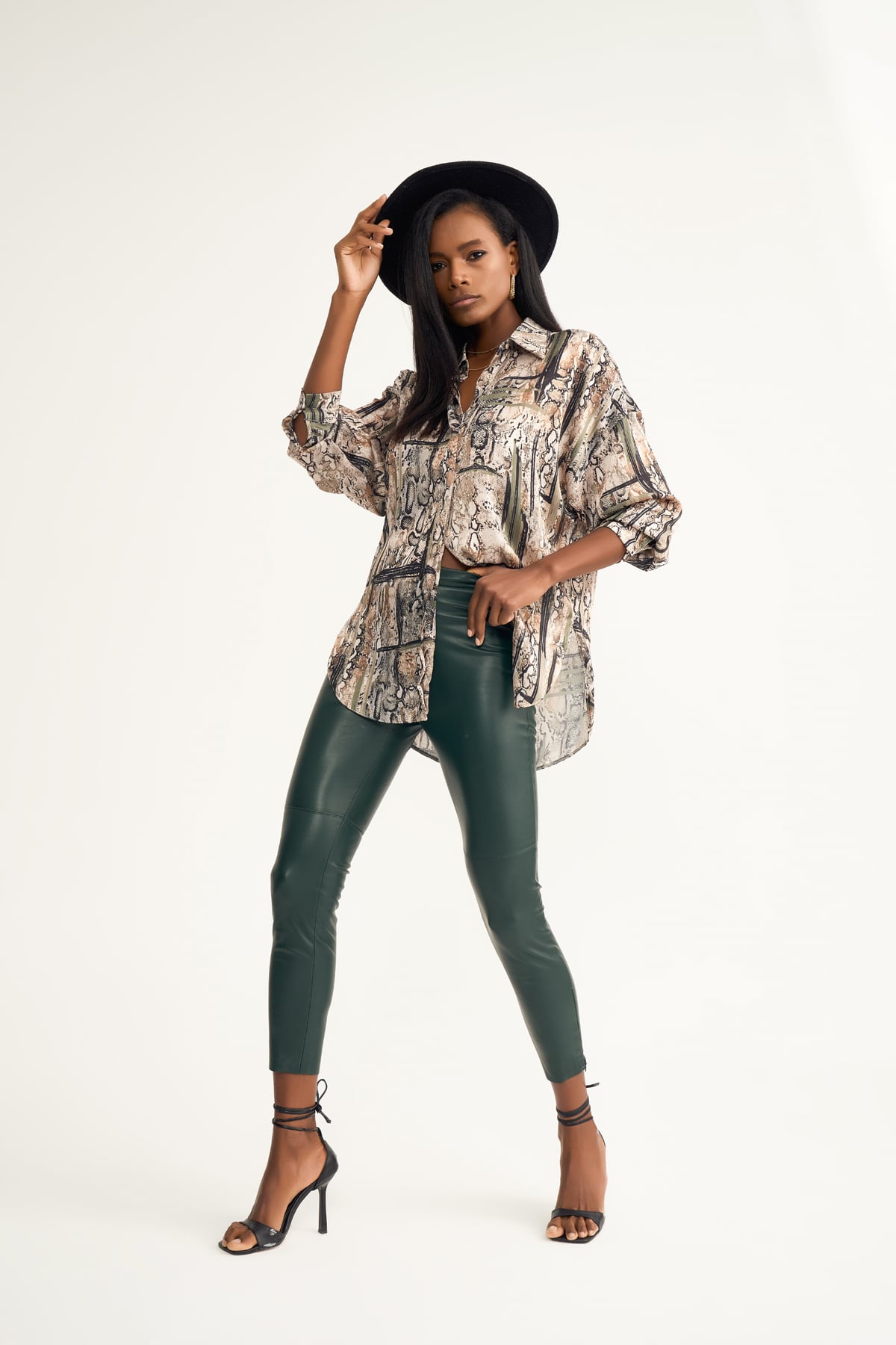Oversized snake print shirt - GREEN ALMOND
