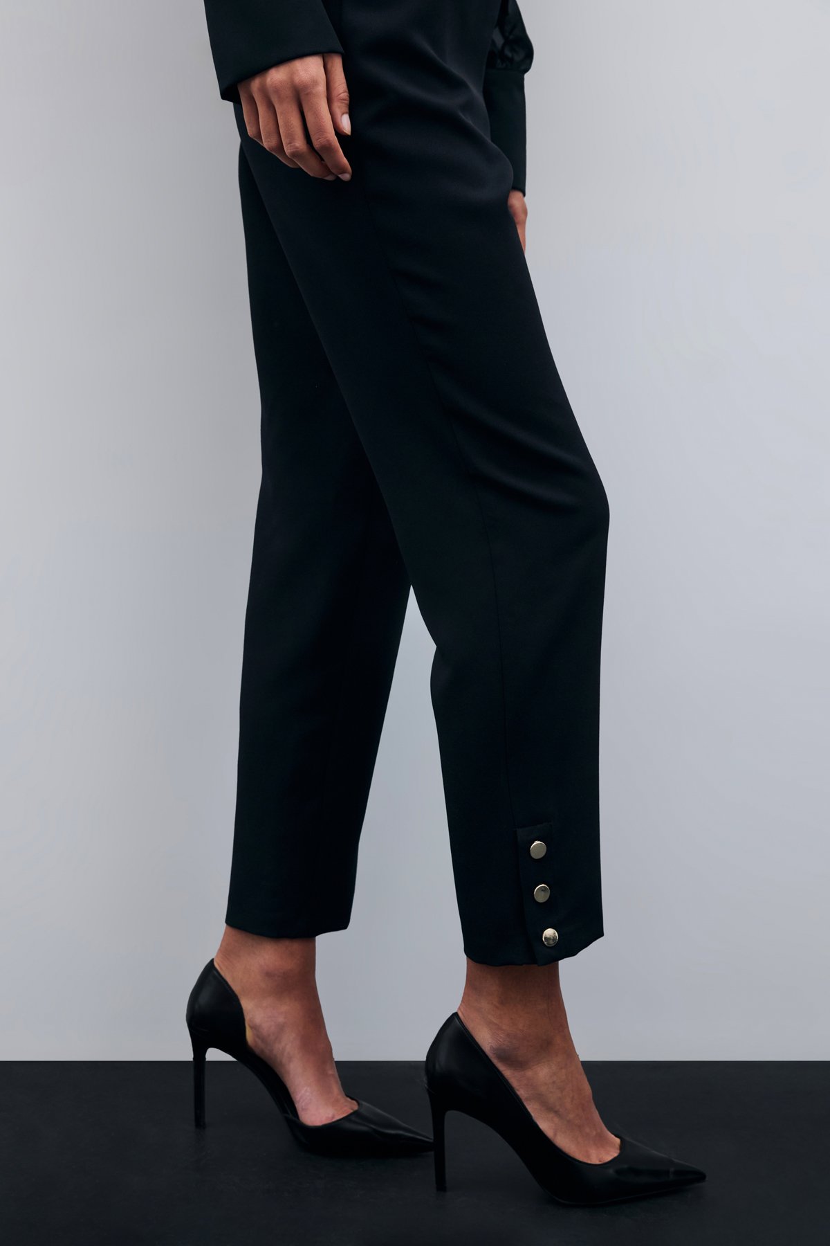 Paça Çıtçıt Detaylı Pantolon - Siyah