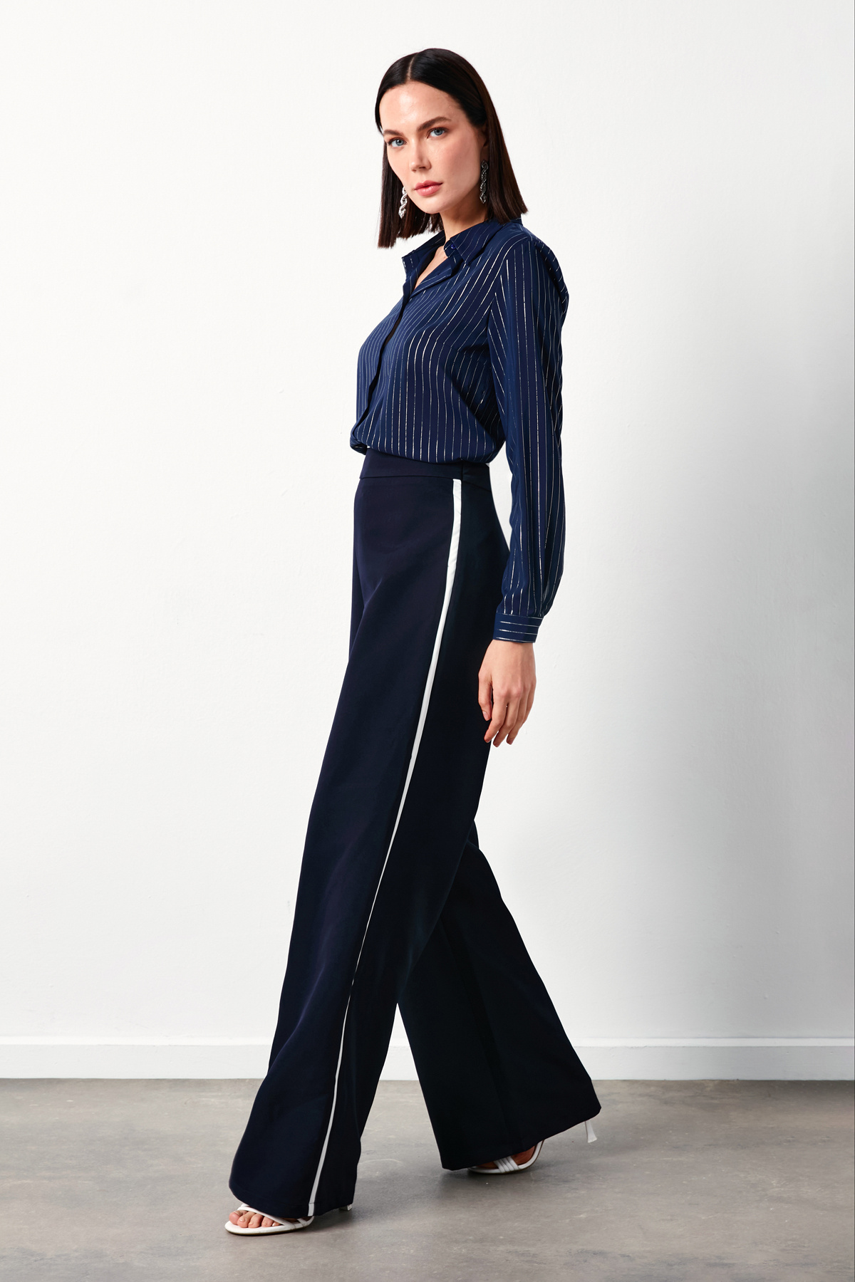 Parlak Çizgili Klasik Gömlek - LACİVERT