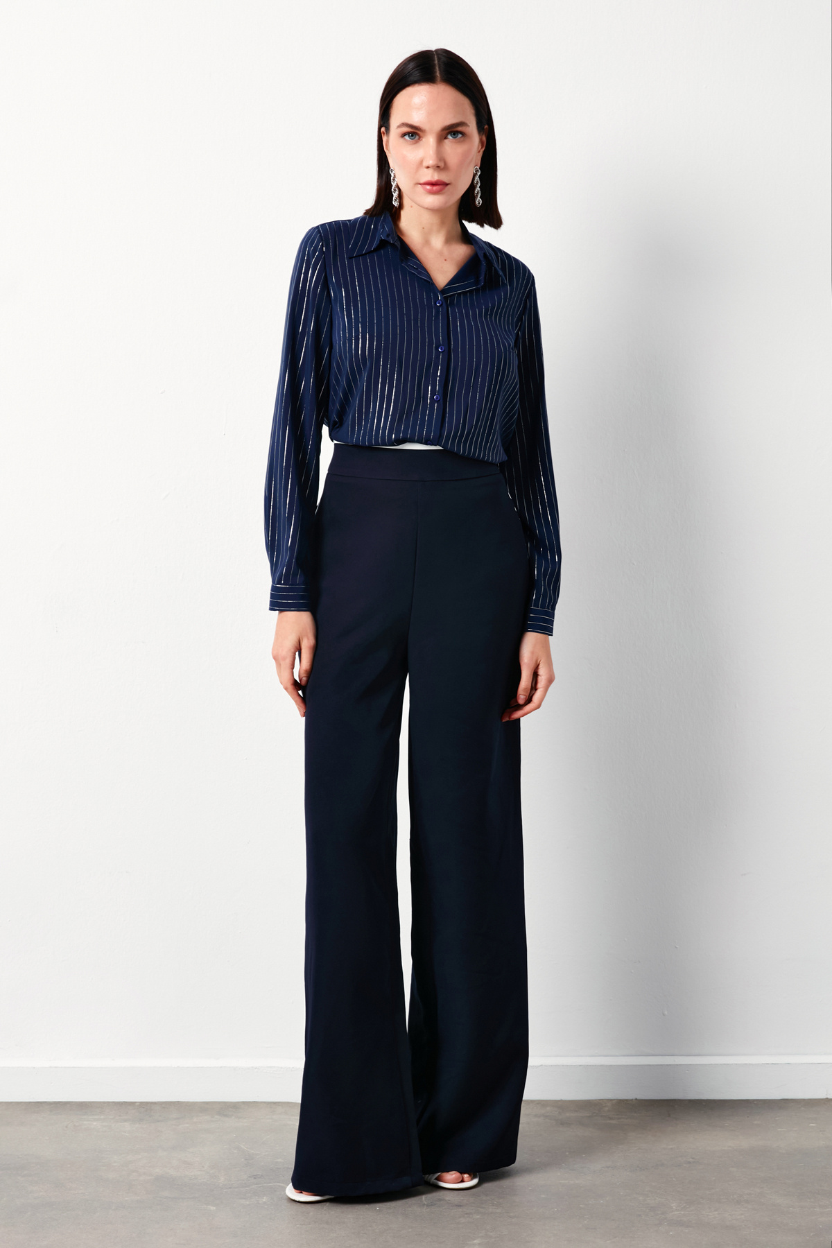 Parlak Çizgili Klasik Gömlek - LACİVERT