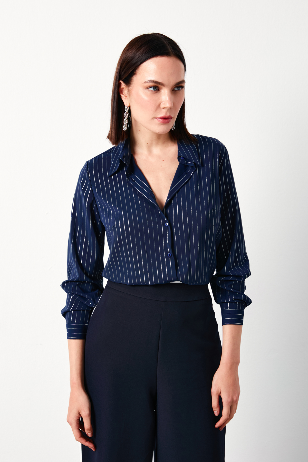Parlak Çizgili Klasik Gömlek - LACİVERT