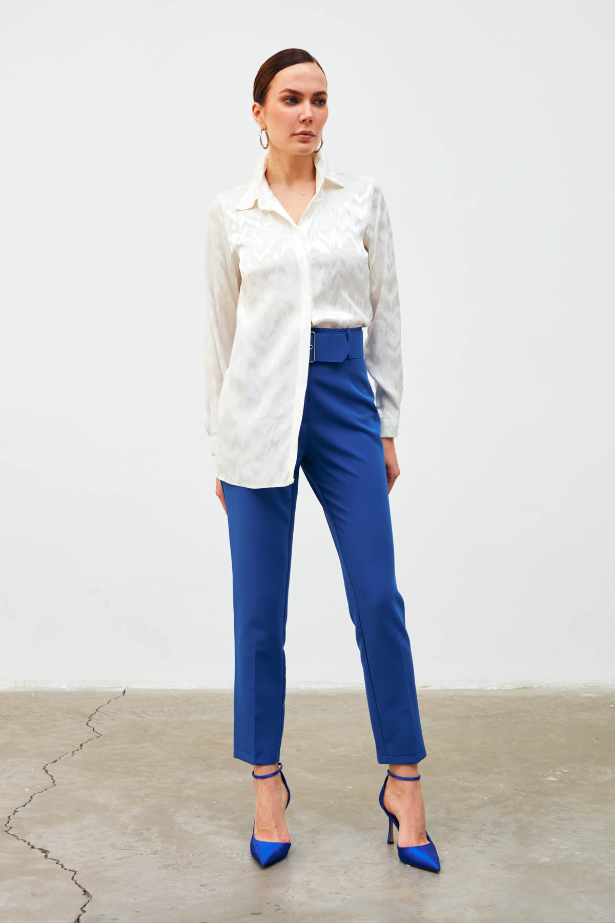 Shiny Patterned Loose Shirt - ECRU