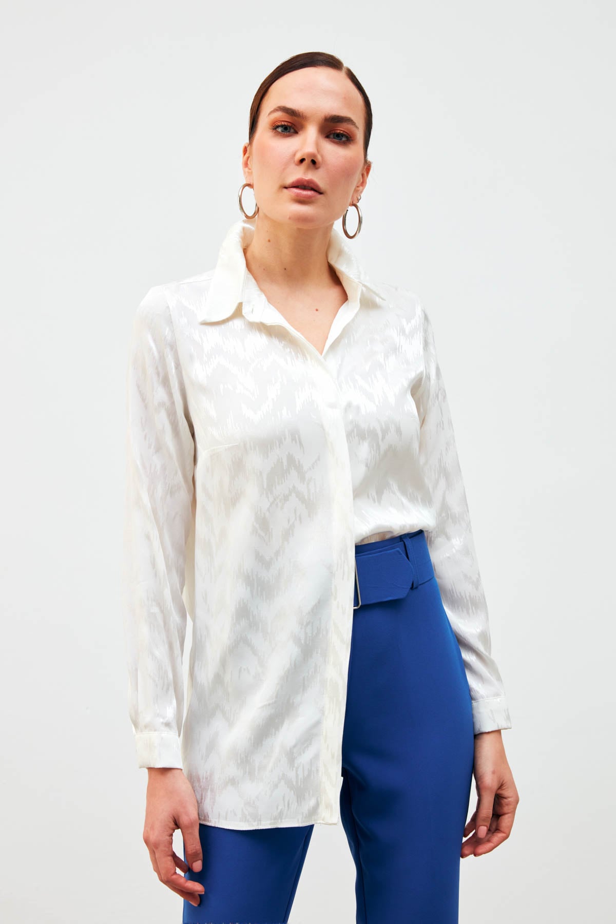Shiny Patterned Loose Shirt - ECRU