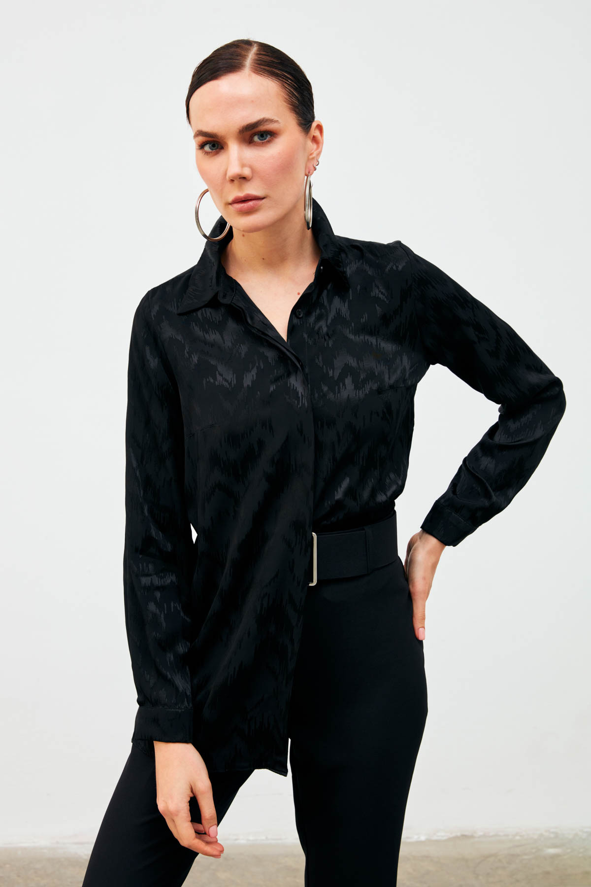 Shiny Patterned Loose Shirt - BLACK