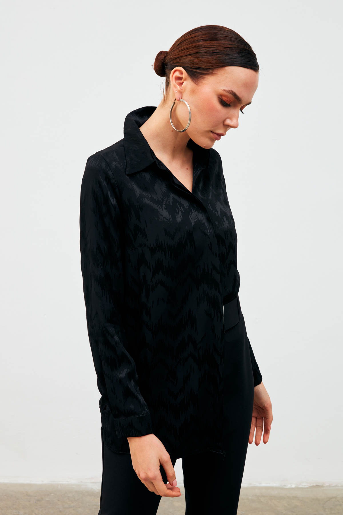 Shiny Patterned Loose Shirt - BLACK