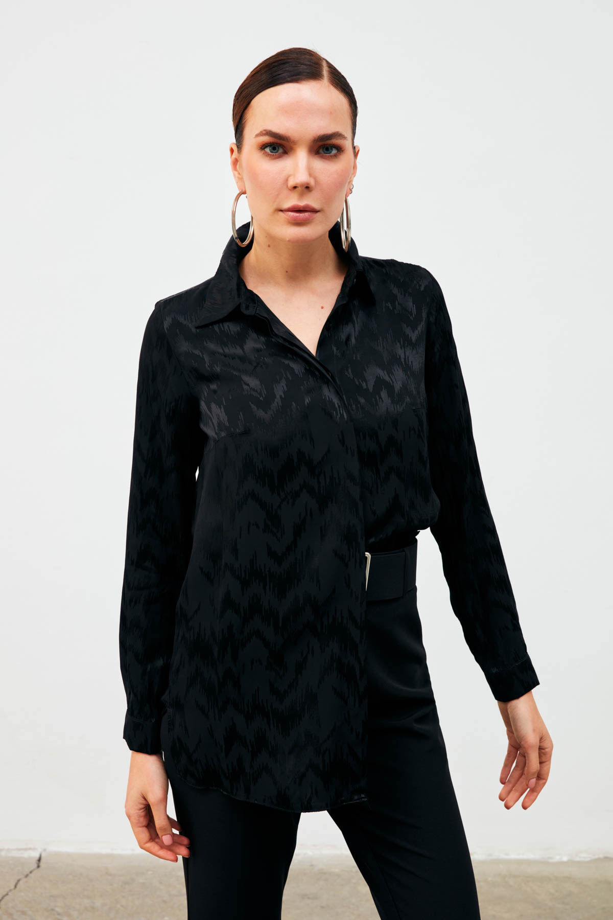 Shiny Patterned Loose Shirt - BLACK