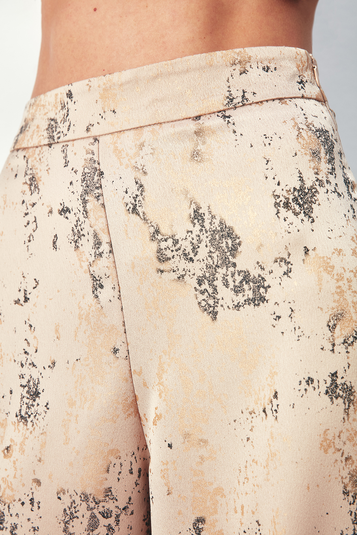 Parlak Desenli Salaş Pantolon - BEJ