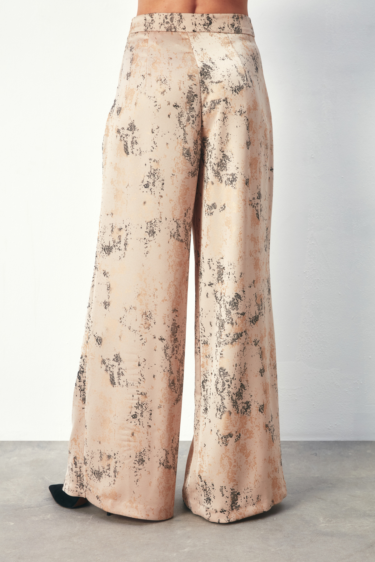 Parlak Desenli Salaş Pantolon - BEJ