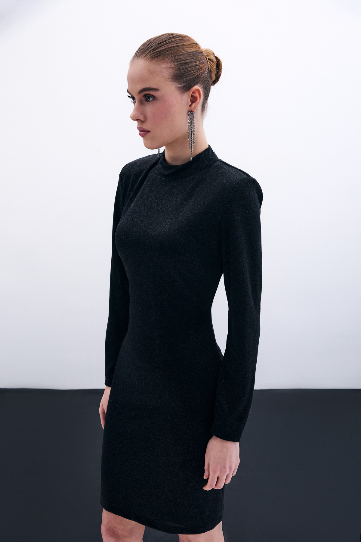 Parlak Kısa Elbise - Siyah