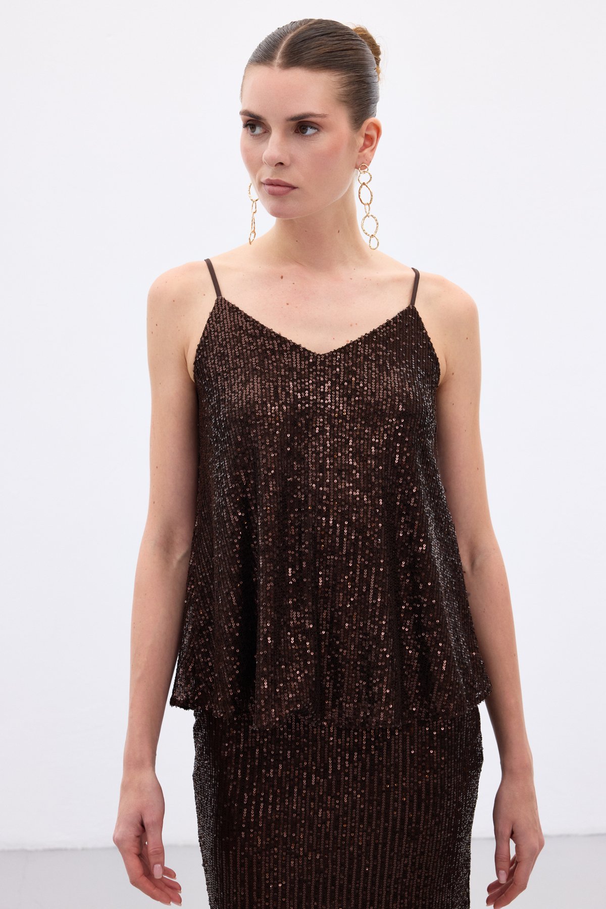 Payet Detaylı Askılı Bluz - Kahve