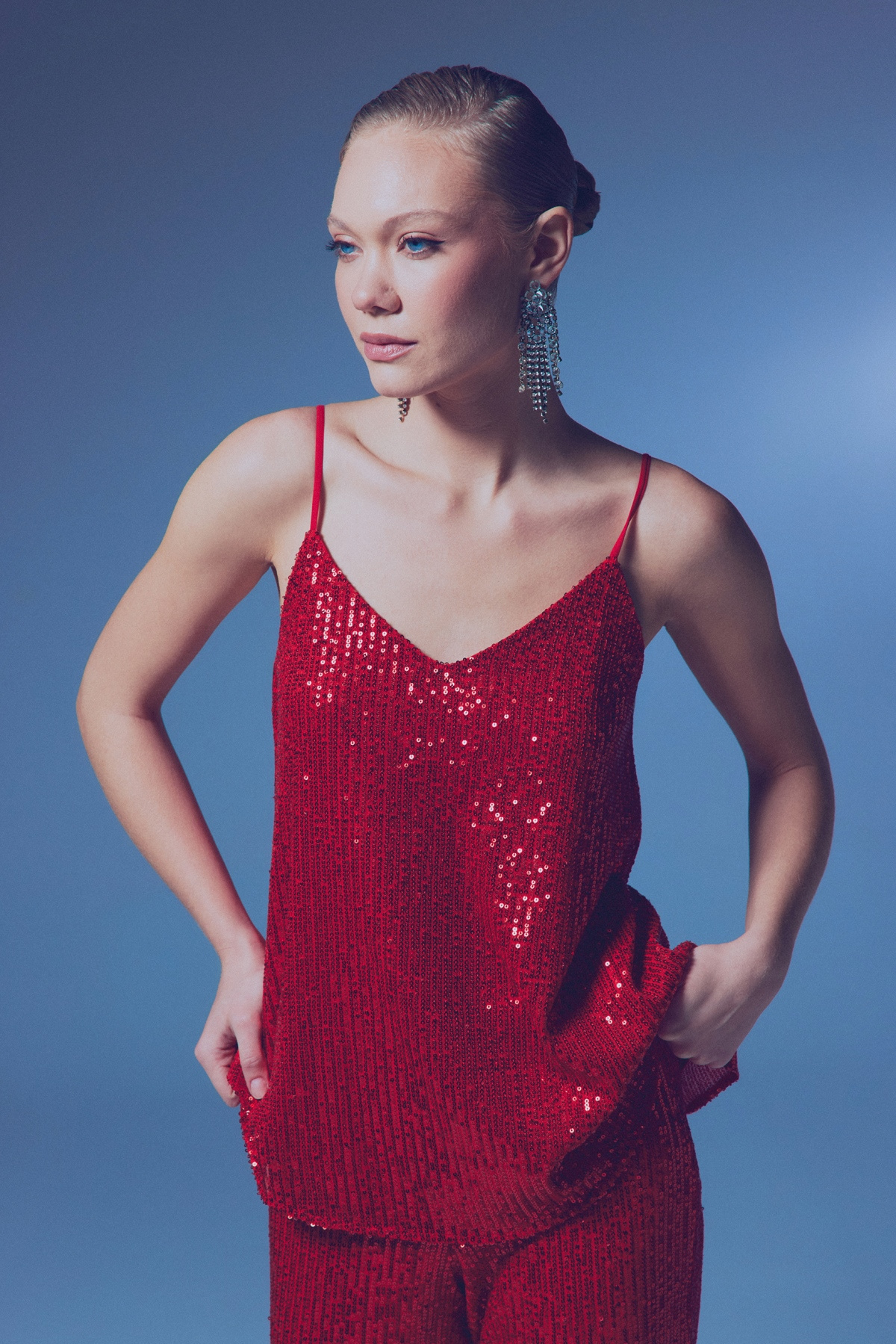 Payet Detaylı Askılı Bluz - KIRMIZI