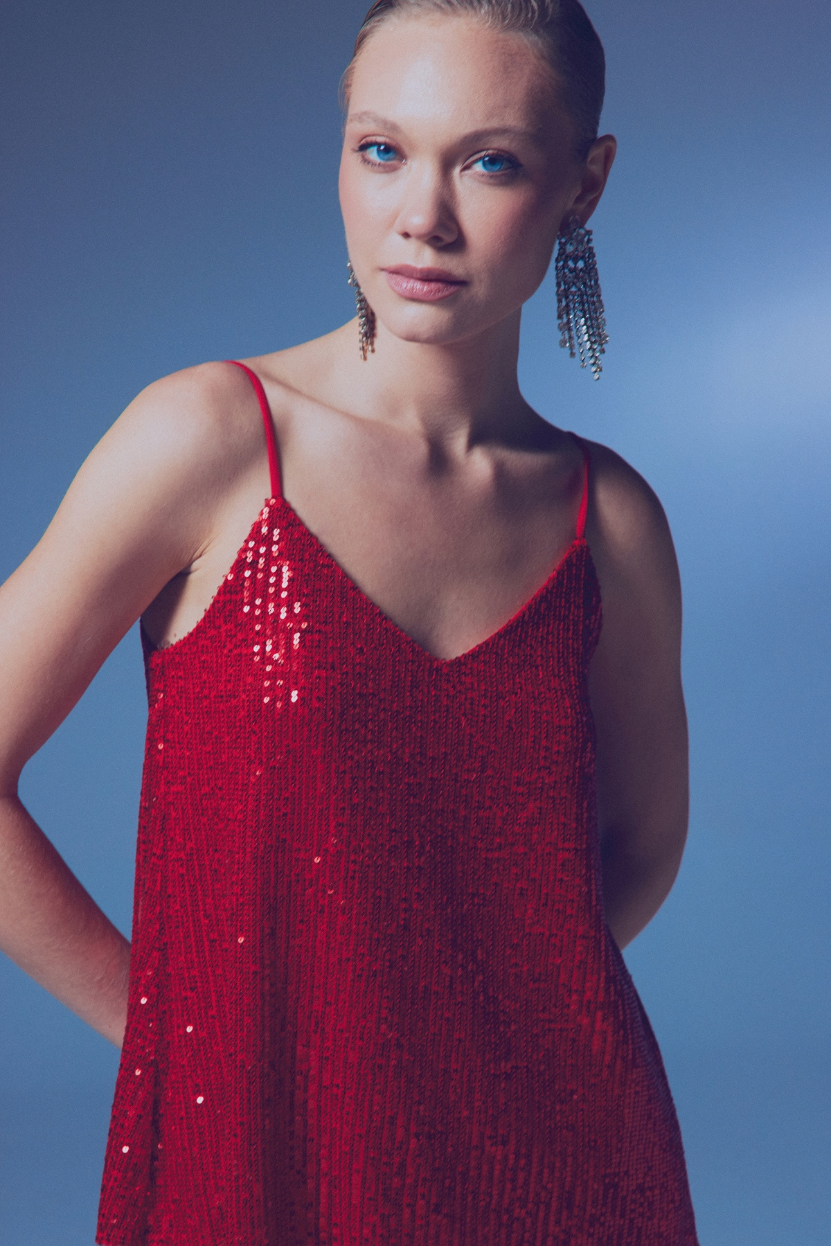 Payet Detaylı Askılı Bluz - KIRMIZI