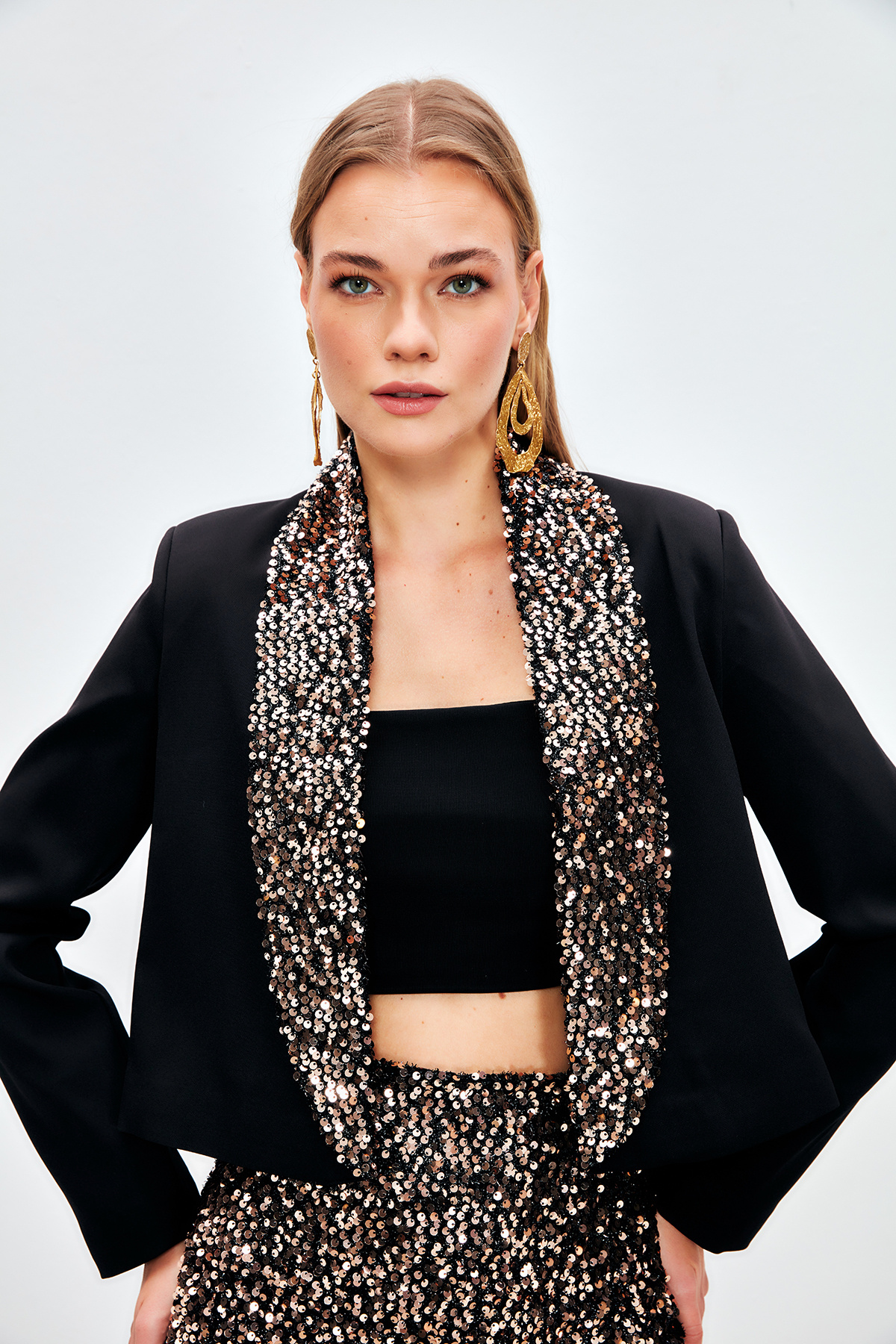 Payet Detaylı Kısa Ceket - GOLD