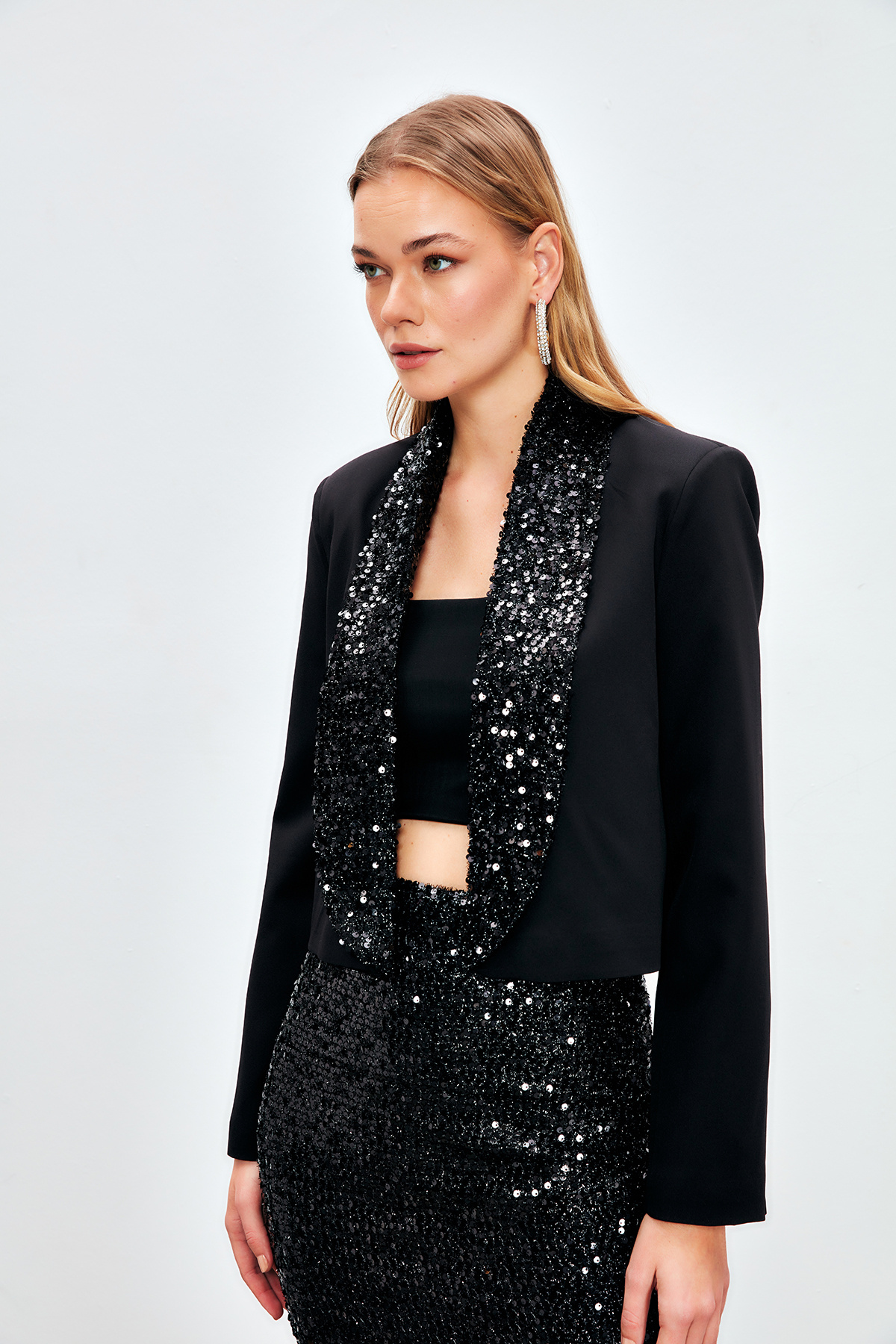 Payet Detaylı Kısa Ceket - SİYAH